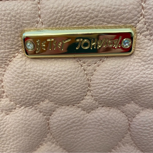 Betsey Johnson Pink Wristlet Cosmetic Zipper Pouch Bag Diamond Ring Hearts Bag - Picture 3 of 15